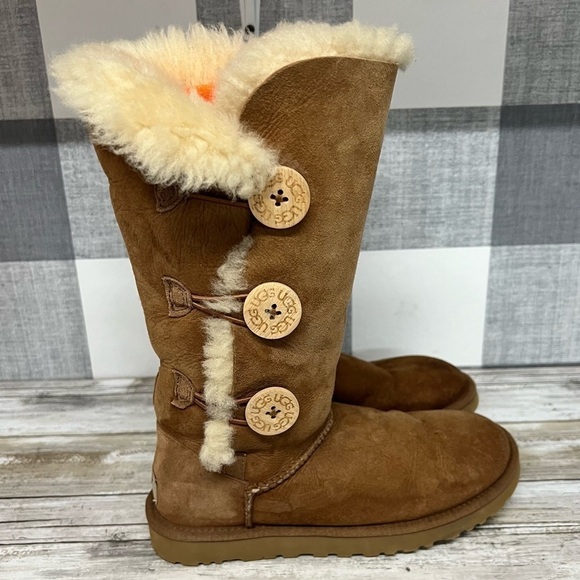 UGG Bailey Button Triplet Shearling Tall Boot - Picture 4 of 16